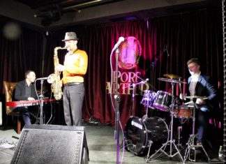 трио Jazz Establishment
