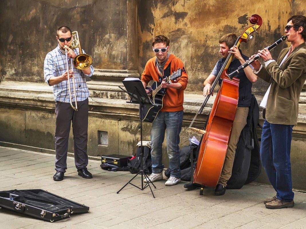 Street-musicians Новый джаз-клуб во Владивостоке