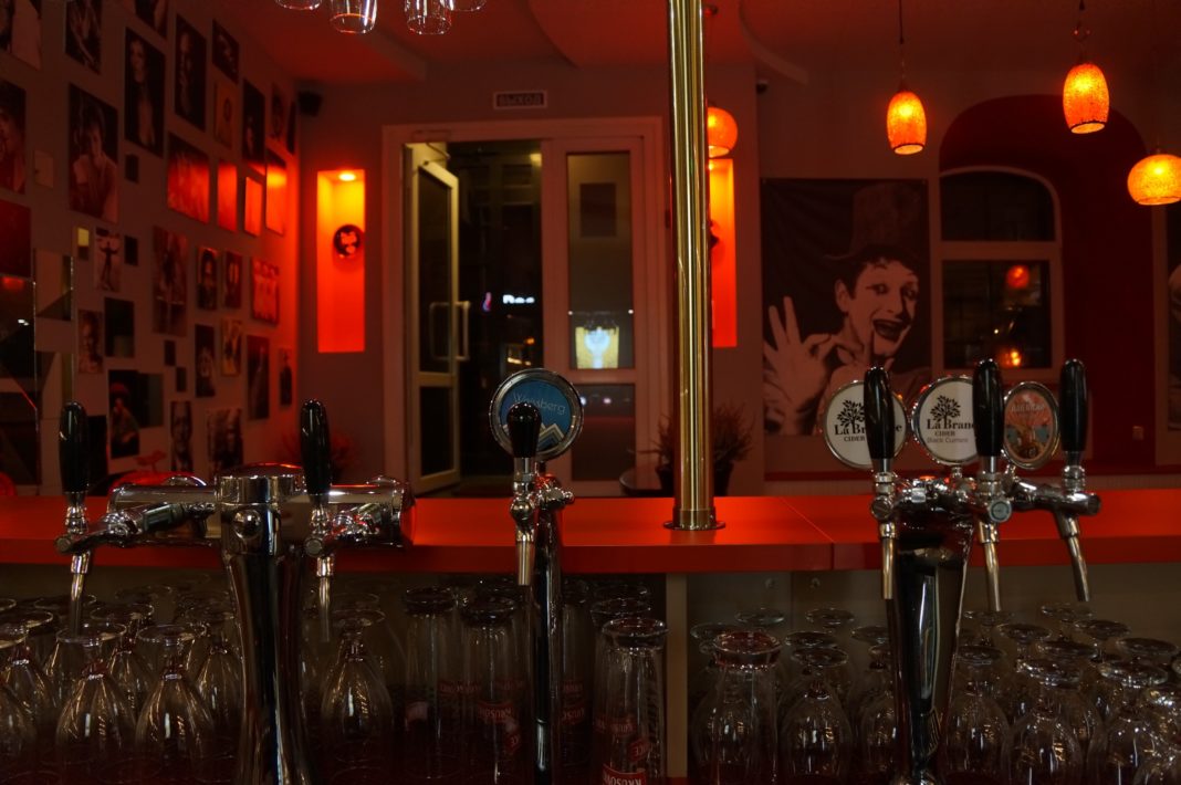 jazz-bar-red-apple Интеллигентный бар «Красное яблоко»