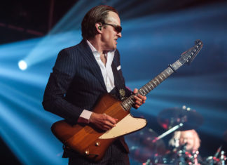 Джо Бонамасса – союз таланта, упорства и везения Джо Бонамасса (Joe Bonamassa) - Биография, факты, фото