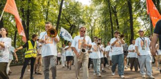 В Летнем саду пройдет Джазовый парад во главе с Игорем Бутманом Джазовый парад в Летнем саду с Игорем Бутманом
